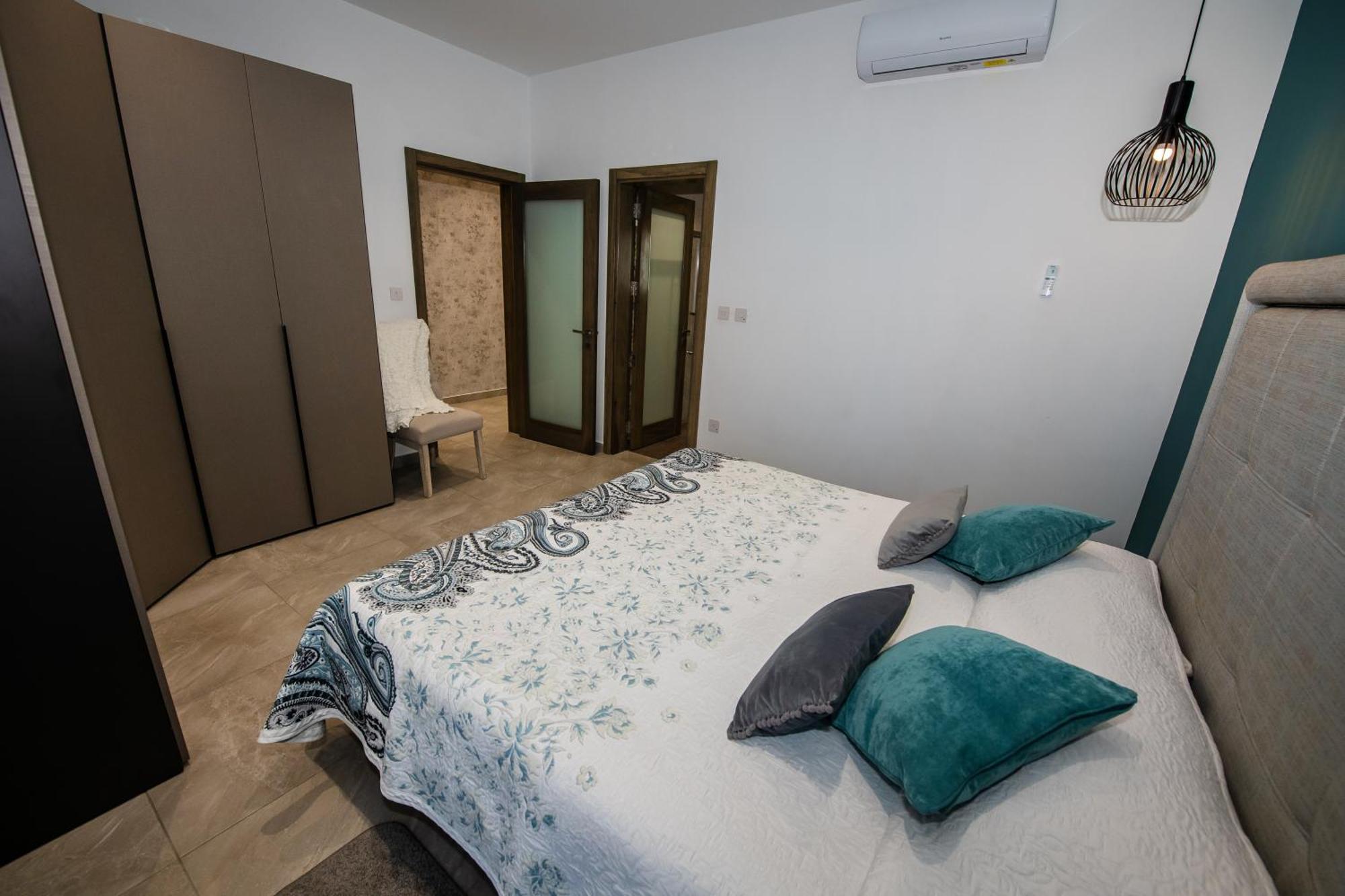 Clifftop Modern Apartment Mellieħa Buitenkant foto